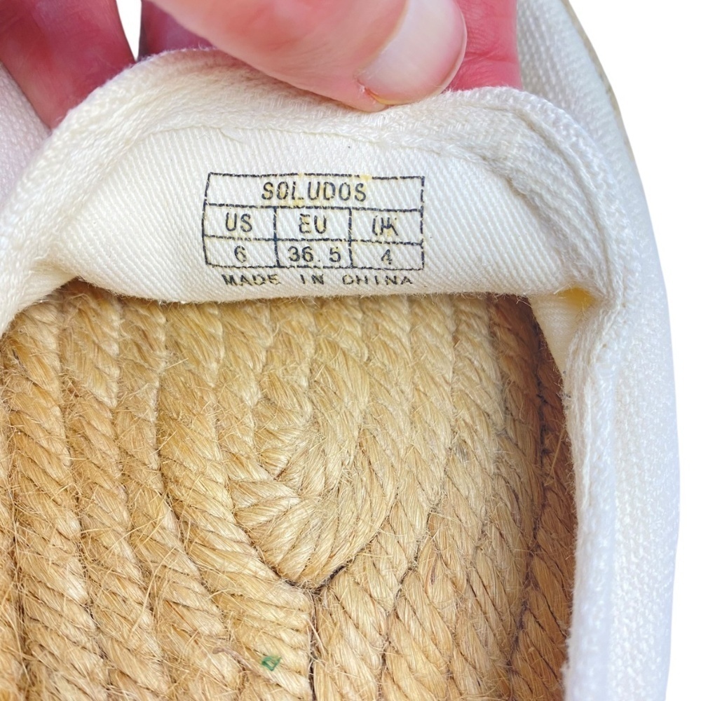 SOLUDOS Elephant Beaded Smoking Slipper in White Size 6 - Picture 7 of 8